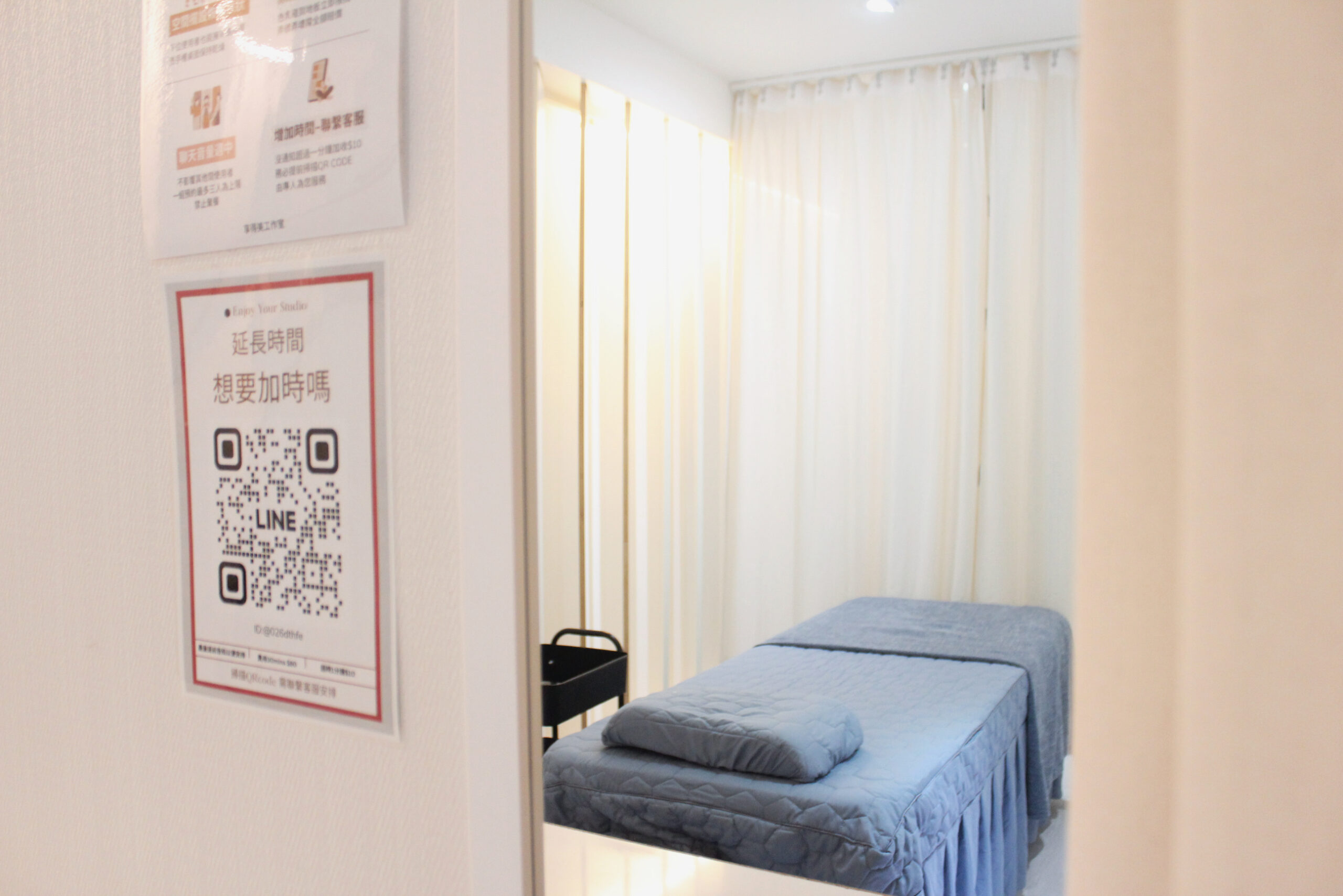 {"ARInfo":{"IsUseAR":false},"Version":"1.0.0","MakeupInfo":{"IsUseMakeup":false},"FaceliftInfo":{"IsChangeEyeLift":false,"IsChangeFacelift":false,"IsChangePostureLift":false,"IsChangeNose":false,"IsChangeFaceChin":false,"IsChangeMouth":false,"IsChangeThinFace":false},"BeautyInfo":{"SwitchMedicatedAcne":false,"IsAIBeauty":false,"IsBrightEyes":false,"IsSharpen":false,"IsOldBeauty":false,"IsReduceBlackEyes":false},"HandlerInfo":{"AppName":2},"FilterInfo":{"IsUseFilter":false}}