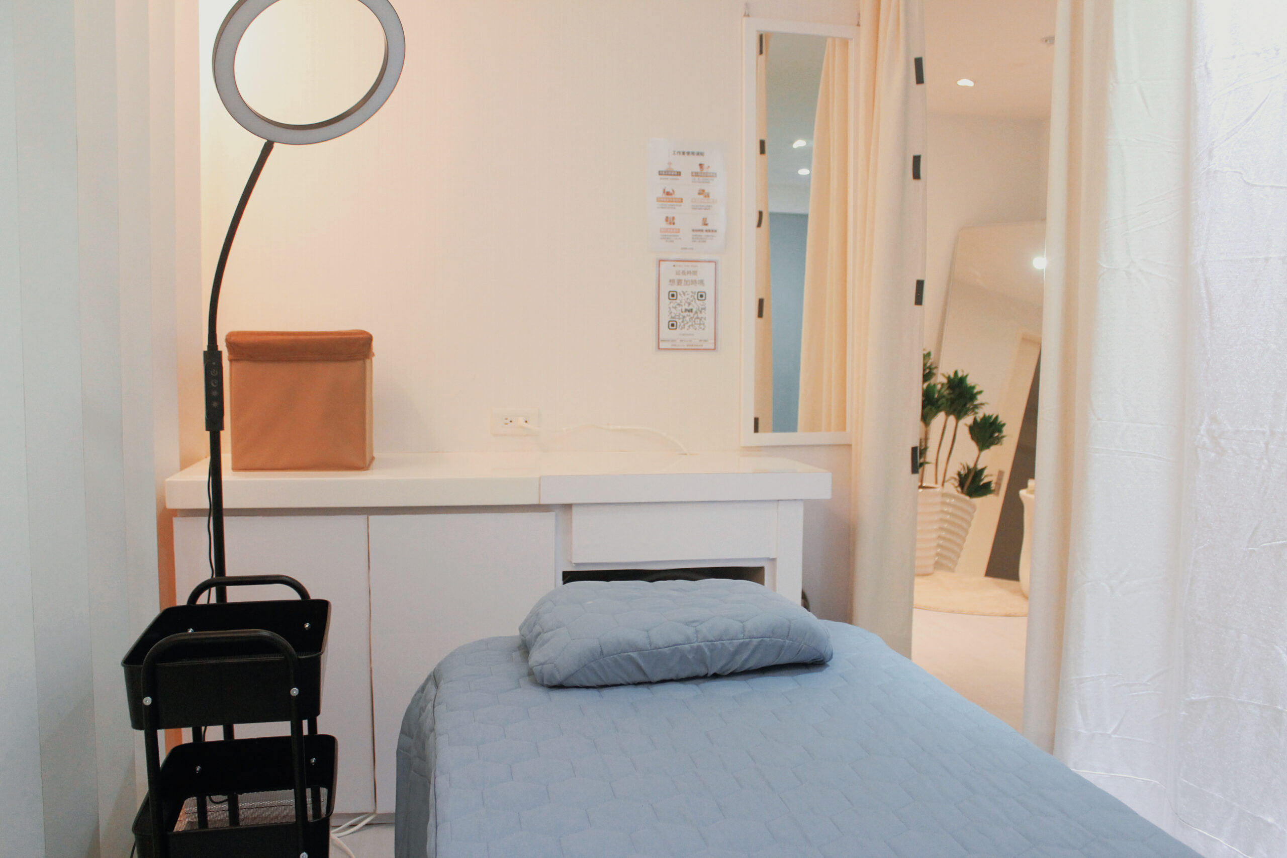 {"ARInfo":{"IsUseAR":false},"Version":"1.0.0","MakeupInfo":{"IsUseMakeup":false},"FaceliftInfo":{"IsChangeEyeLift":false,"IsChangeFacelift":false,"IsChangePostureLift":false,"IsChangeNose":false,"IsChangeFaceChin":false,"IsChangeMouth":false,"IsChangeThinFace":false},"BeautyInfo":{"SwitchMedicatedAcne":false,"IsAIBeauty":false,"IsBrightEyes":false,"IsSharpen":false,"IsOldBeauty":false,"IsReduceBlackEyes":false},"HandlerInfo":{"AppName":2},"FilterInfo":{"IsUseFilter":false}}