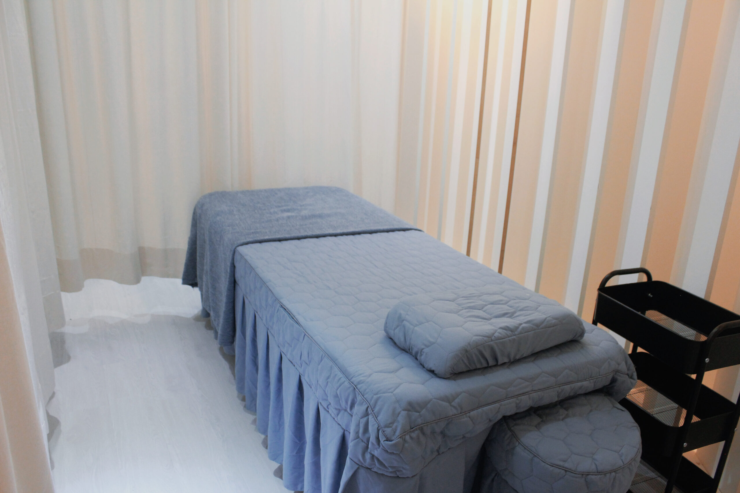 {"ARInfo":{"IsUseAR":false},"Version":"1.0.0","MakeupInfo":{"IsUseMakeup":false},"FaceliftInfo":{"IsChangeEyeLift":false,"IsChangeFacelift":false,"IsChangePostureLift":false,"IsChangeNose":false,"IsChangeFaceChin":false,"IsChangeMouth":false,"IsChangeThinFace":false},"BeautyInfo":{"SwitchMedicatedAcne":false,"IsAIBeauty":false,"IsBrightEyes":false,"IsSharpen":false,"IsOldBeauty":false,"IsReduceBlackEyes":false},"HandlerInfo":{"AppName":2},"FilterInfo":{"IsUseFilter":false}}