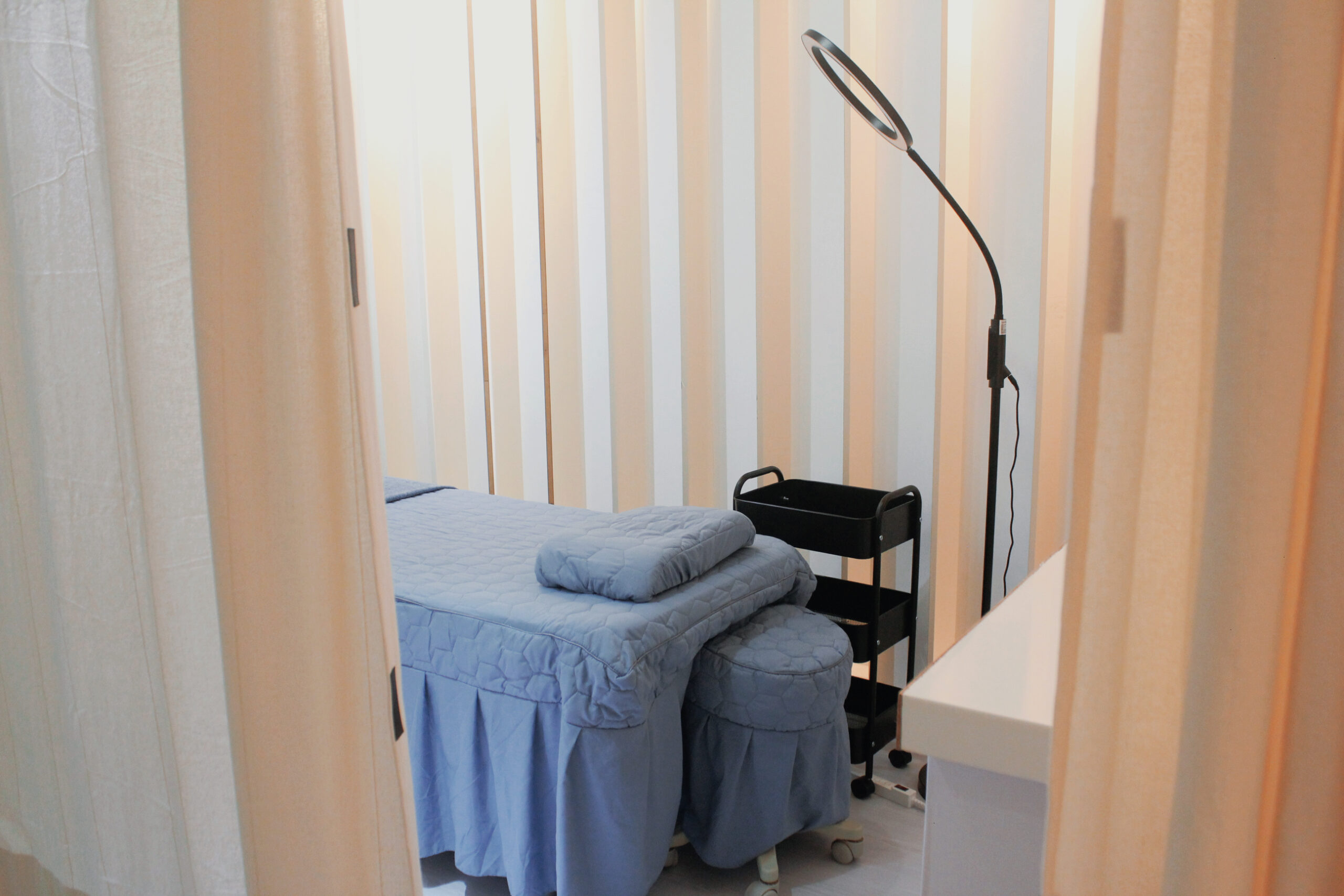 {"ARInfo":{"IsUseAR":false},"Version":"1.0.0","MakeupInfo":{"IsUseMakeup":false},"FaceliftInfo":{"IsChangeEyeLift":false,"IsChangeFacelift":false,"IsChangePostureLift":false,"IsChangeNose":false,"IsChangeFaceChin":false,"IsChangeMouth":false,"IsChangeThinFace":false},"BeautyInfo":{"SwitchMedicatedAcne":false,"IsAIBeauty":false,"IsBrightEyes":false,"IsSharpen":false,"IsOldBeauty":false,"IsReduceBlackEyes":false},"HandlerInfo":{"AppName":2},"FilterInfo":{"IsUseFilter":false}}