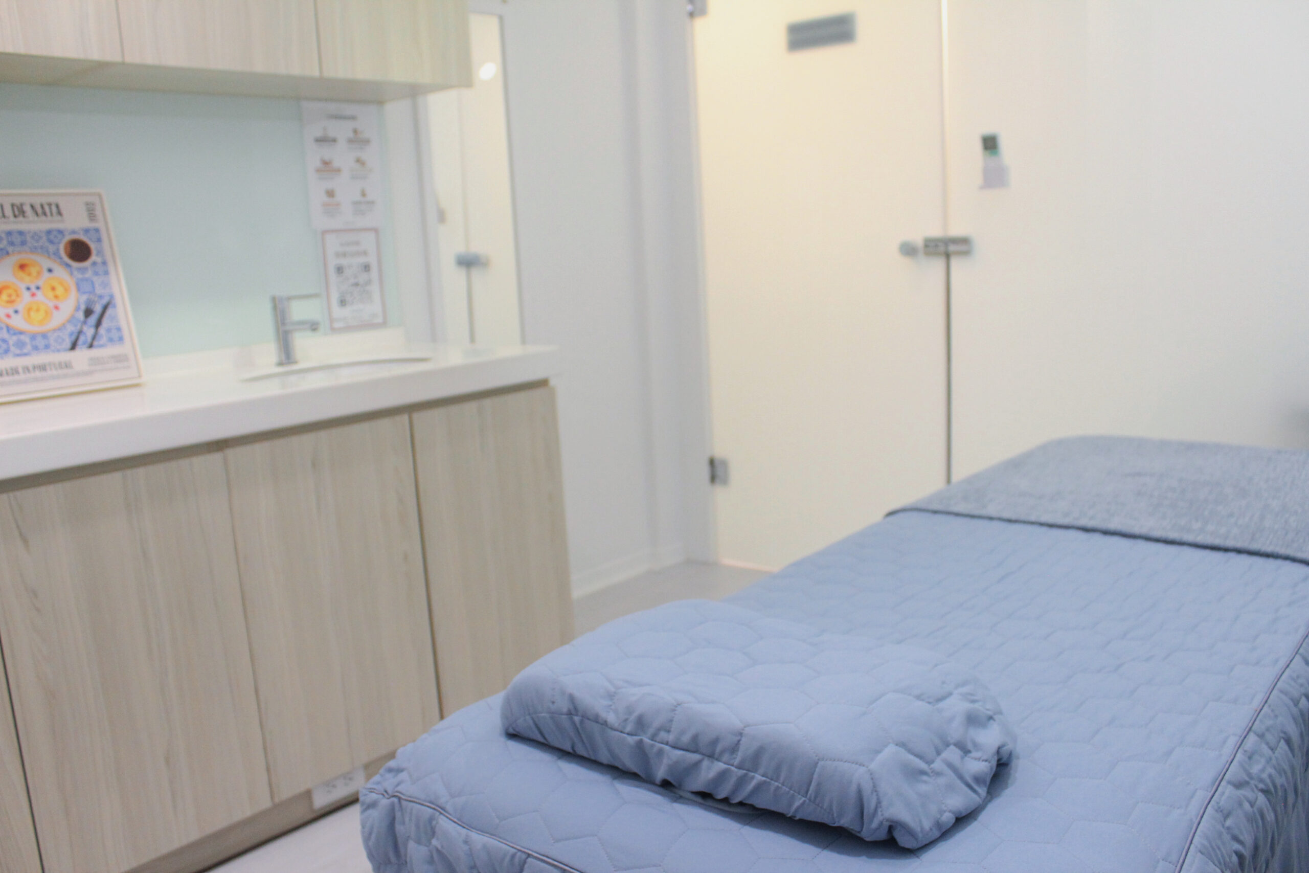 {"ARInfo":{"IsUseAR":false},"Version":"1.0.0","MakeupInfo":{"IsUseMakeup":false},"FaceliftInfo":{"IsChangeEyeLift":false,"IsChangeFacelift":false,"IsChangePostureLift":false,"IsChangeNose":false,"IsChangeFaceChin":false,"IsChangeMouth":false,"IsChangeThinFace":false},"BeautyInfo":{"SwitchMedicatedAcne":false,"IsAIBeauty":false,"IsBrightEyes":false,"IsSharpen":false,"IsOldBeauty":false,"IsReduceBlackEyes":false},"HandlerInfo":{"AppName":2},"FilterInfo":{"IsUseFilter":false}}