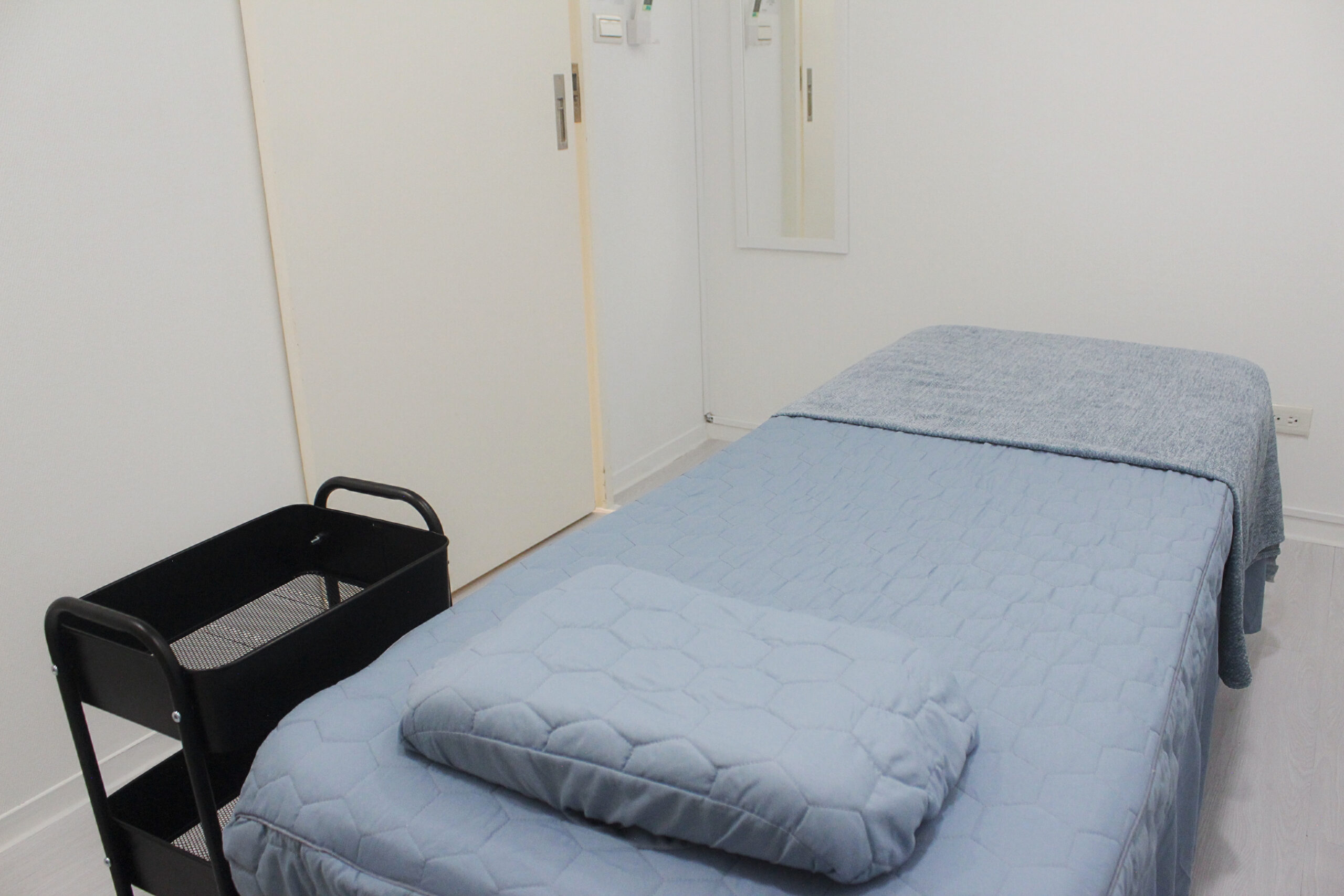 {"ARInfo":{"IsUseAR":false},"Version":"1.0.0","MakeupInfo":{"IsUseMakeup":false},"FaceliftInfo":{"IsChangeEyeLift":false,"IsChangeFacelift":false,"IsChangePostureLift":false,"IsChangeNose":false,"IsChangeFaceChin":false,"IsChangeMouth":false,"IsChangeThinFace":false},"BeautyInfo":{"SwitchMedicatedAcne":false,"IsAIBeauty":false,"IsBrightEyes":false,"IsSharpen":false,"IsOldBeauty":false,"IsReduceBlackEyes":false},"HandlerInfo":{"AppName":2},"FilterInfo":{"IsUseFilter":false}}