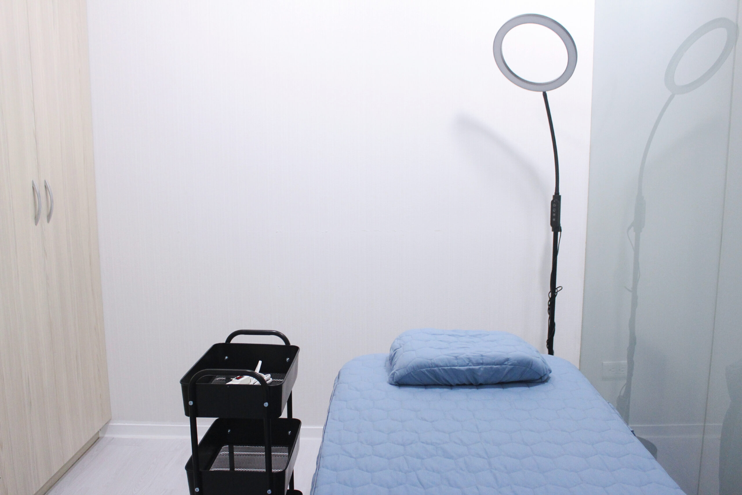 {"ARInfo":{"IsUseAR":false},"Version":"1.0.0","MakeupInfo":{"IsUseMakeup":false},"FaceliftInfo":{"IsChangeEyeLift":false,"IsChangeFacelift":false,"IsChangePostureLift":false,"IsChangeNose":false,"IsChangeFaceChin":false,"IsChangeMouth":false,"IsChangeThinFace":false},"BeautyInfo":{"SwitchMedicatedAcne":false,"IsAIBeauty":false,"IsBrightEyes":false,"IsSharpen":false,"IsOldBeauty":false,"IsReduceBlackEyes":false},"HandlerInfo":{"AppName":2},"FilterInfo":{"IsUseFilter":false}}