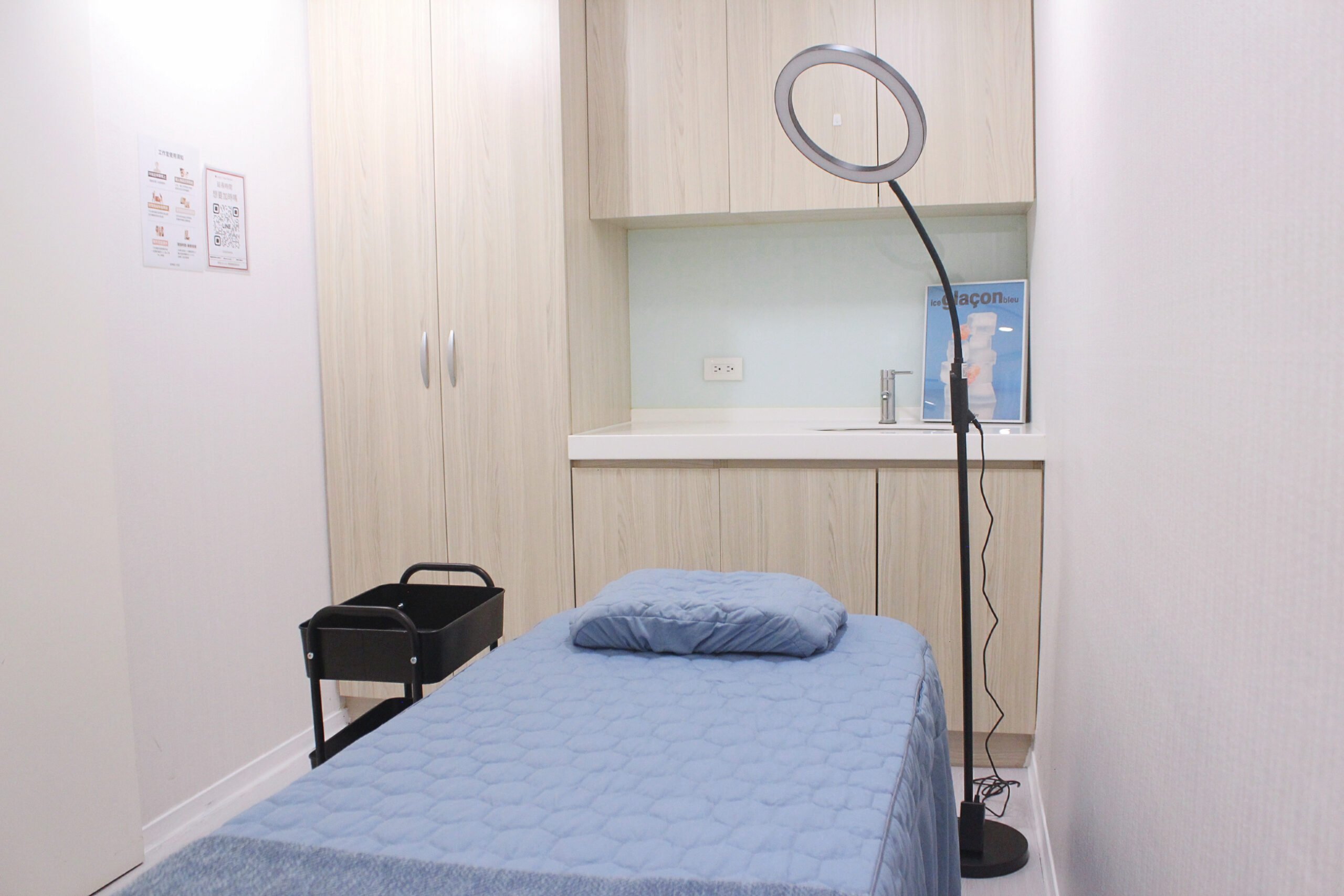 {"ARInfo":{"IsUseAR":false},"Version":"1.0.0","MakeupInfo":{"IsUseMakeup":false},"FaceliftInfo":{"IsChangeEyeLift":false,"IsChangeFacelift":false,"IsChangePostureLift":false,"IsChangeNose":false,"IsChangeFaceChin":false,"IsChangeMouth":false,"IsChangeThinFace":false},"BeautyInfo":{"SwitchMedicatedAcne":false,"IsAIBeauty":false,"IsBrightEyes":false,"IsSharpen":false,"IsOldBeauty":false,"IsReduceBlackEyes":false},"HandlerInfo":{"AppName":2},"FilterInfo":{"IsUseFilter":false}}